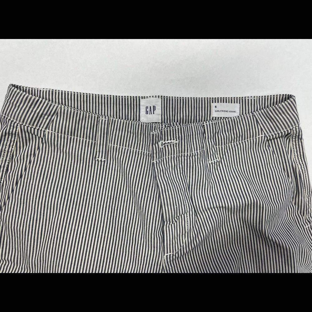 GAP, stripped jeans. Great condition, worn once. Size 6. (Girlfriend Khaki)